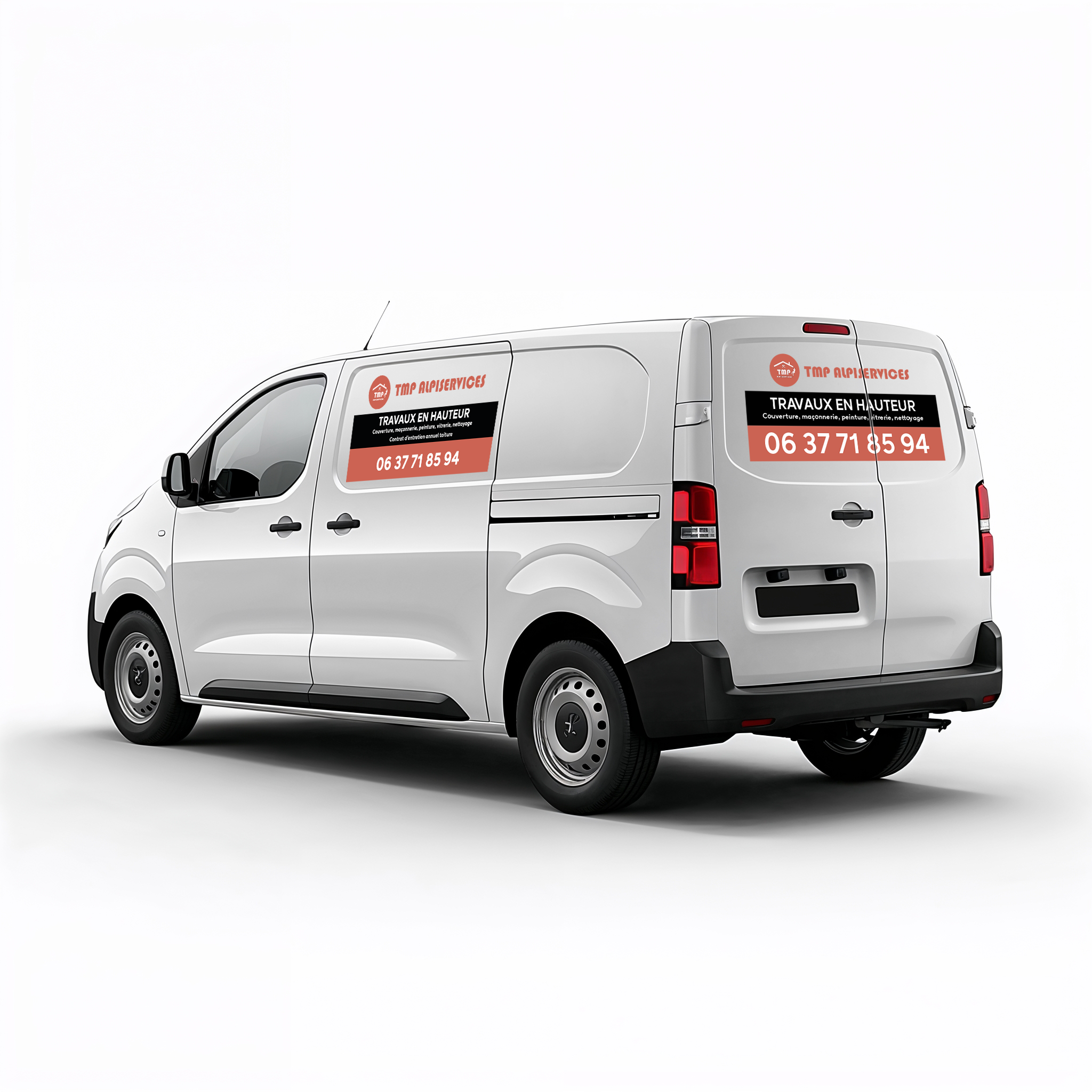 Camion de l'entreprise TMP ALPISERVICES